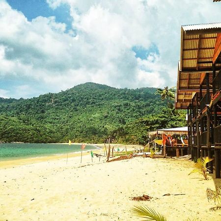 Beachfront Hut Upstairs Astra - Beach Shack Chalet Kampong Juara Esterno foto