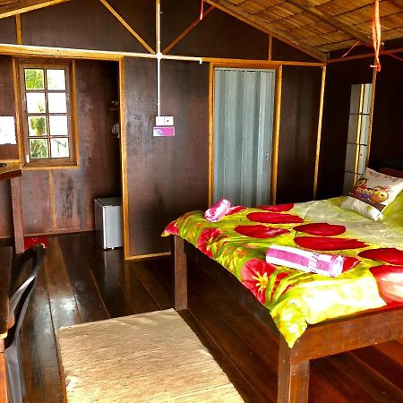 Beachfront Hut Upstairs Astra - Beach Shack Chalet Kampong Juara Esterno foto
