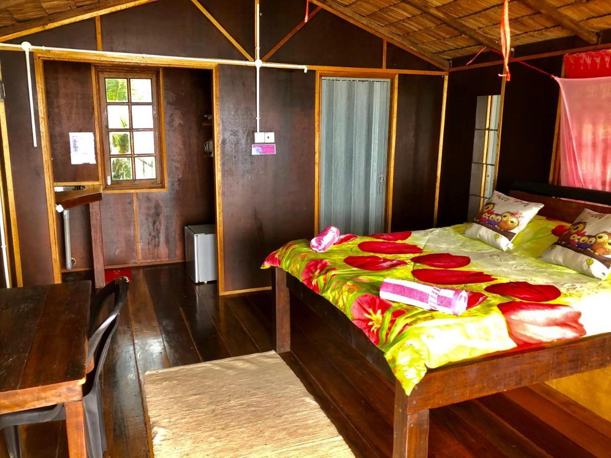 Beachfront Hut Upstairs Astra - Beach Shack Chalet Kampong Juara Esterno foto