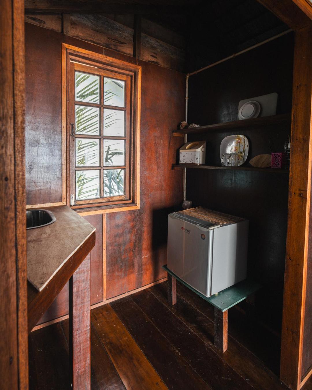 Beachfront Hut Upstairs Astra - Beach Shack Chalet Kampong Juara Esterno foto